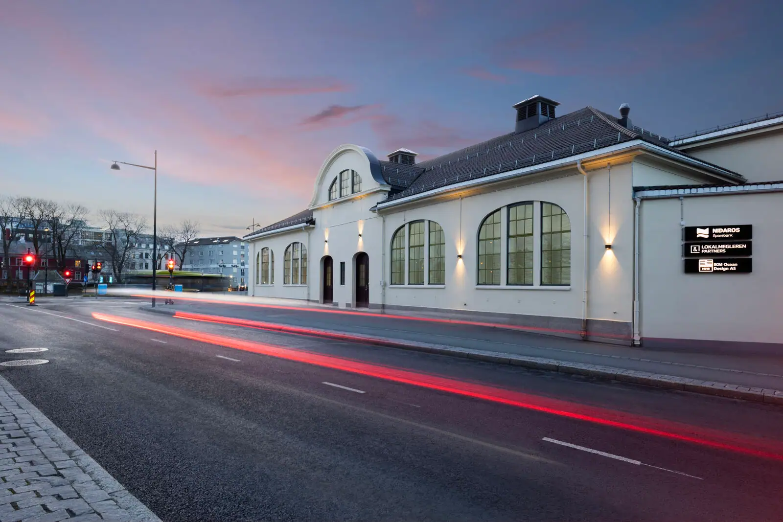 Nylander & Partners' hovedkontor i Gryta 2B, Trondheim, i skumring